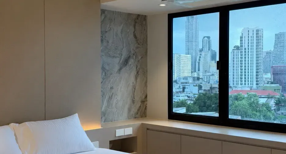 For rent 2 bedrooms condo in Bang Rak, Bangkok