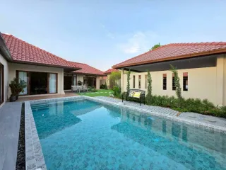 For rent 4 ベッドルーム house in Si Racha, Chonburi