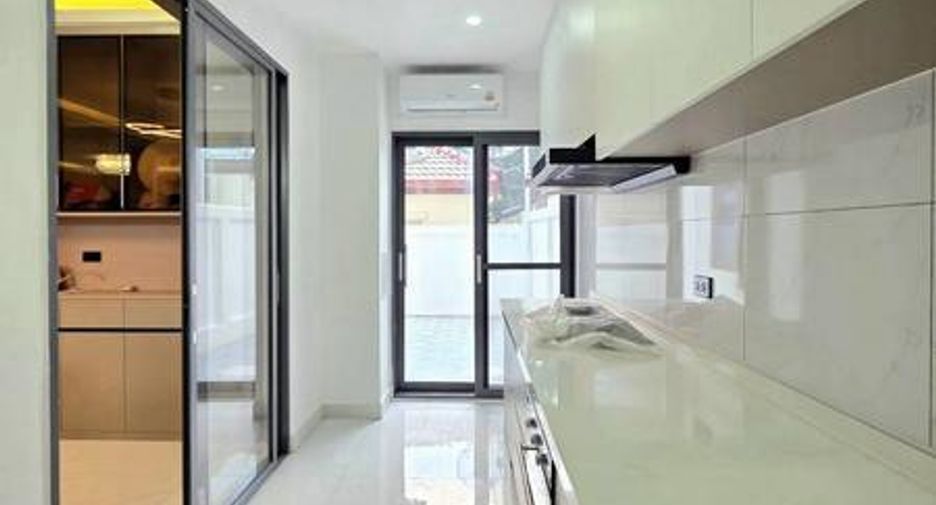 出售 6 卧室 独立屋 在 Bang Lamung, Chon Buri