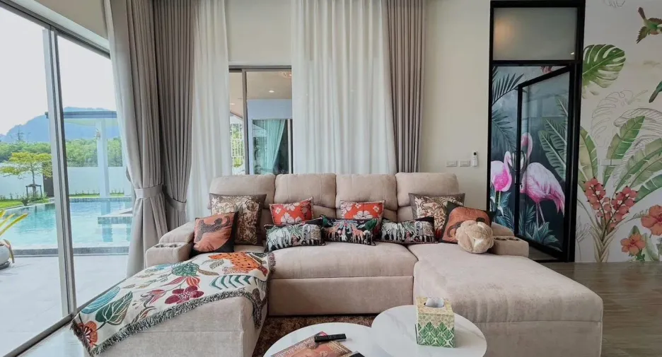 For sale 5 ベッドルーム villa in Cha Am, Phetchaburi