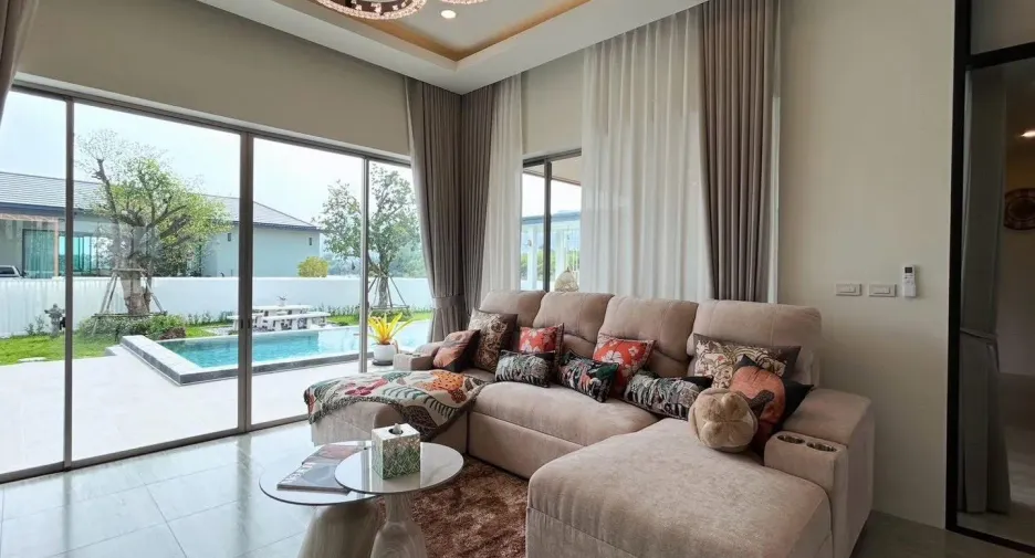 For sale 5 ベッドルーム villa in Cha Am, Phetchaburi