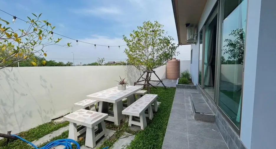 For sale 5 ベッドルーム villa in Cha Am, Phetchaburi