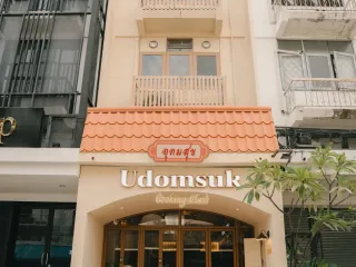 Gewerbefläche zum Kauf und zur Miete in Bang Na, Bangkok