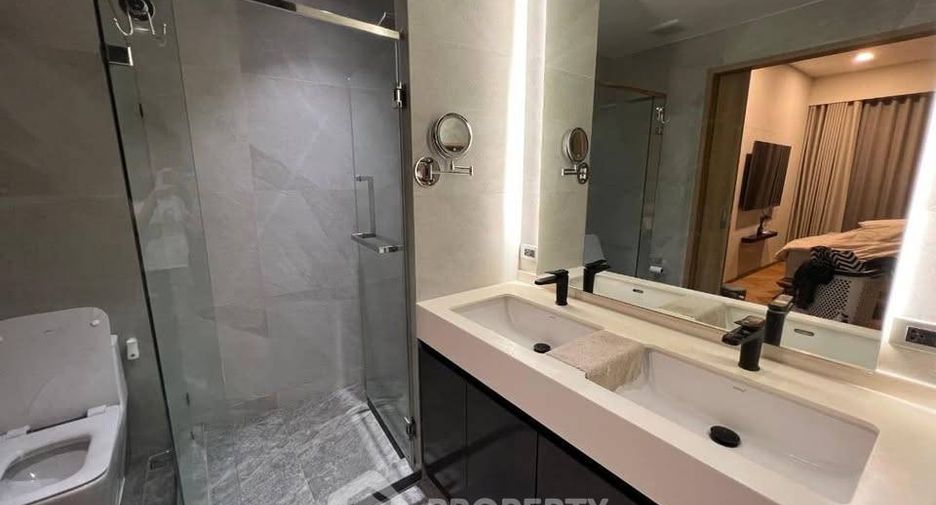 For sale 2 bedrooms condo in Phaya Thai, Bangkok
