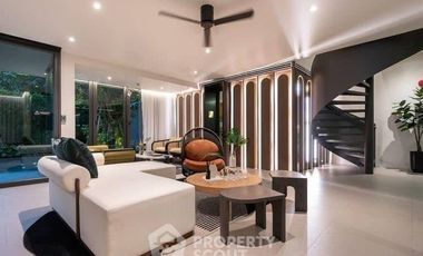 For sale 2 bedrooms condo in Phaya Thai, Bangkok