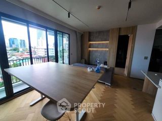 For sale 2 bedrooms condo in Phaya Thai, Bangkok
