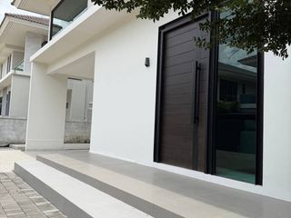 For sale 3 bedrooms house in Lat Krabang, Bangkok