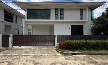 Casa en venta de 3 habitaciones en Lat Krabang, Bangkok