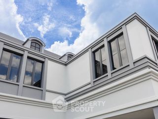 Haus zum Kauf mit 4 Zimmer in Bang Khen, Bangkok