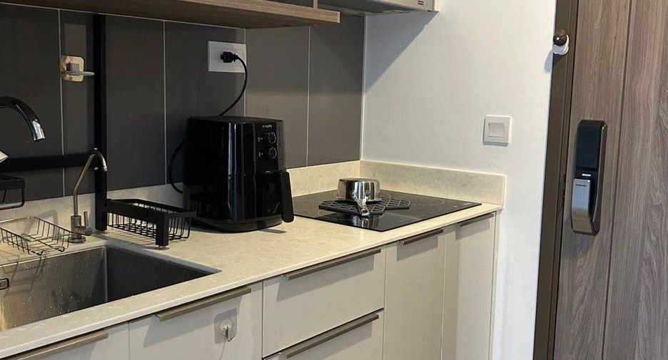 For rent 2 ベッドルーム condo in Watthana, Bangkok