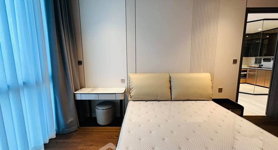 For rent 3 bedrooms condo in Sathon, Bangkok