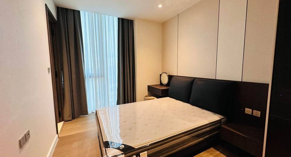 For rent 3 bedrooms condo in Sathon, Bangkok