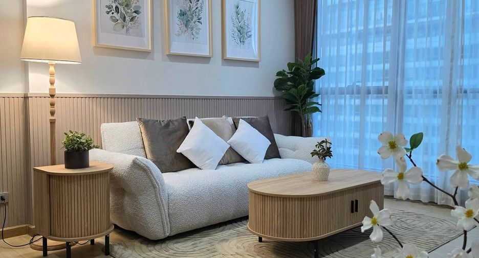 For rent 2 bedrooms condo in Khlong Toei, Bangkok