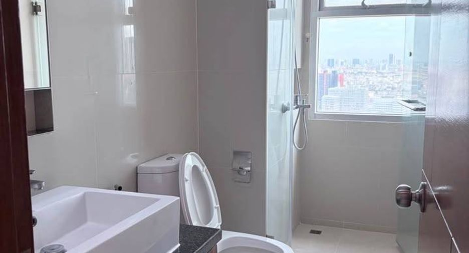 Condo en alquiler de 1 habitaciones en Khlong San, Bangkok