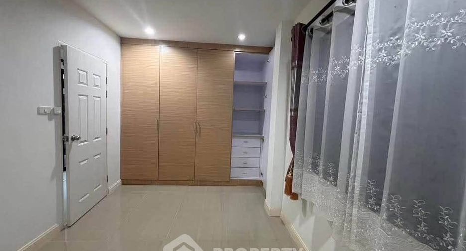 For rent 3 bedrooms house in Mueang Chon Buri, Chonburi
