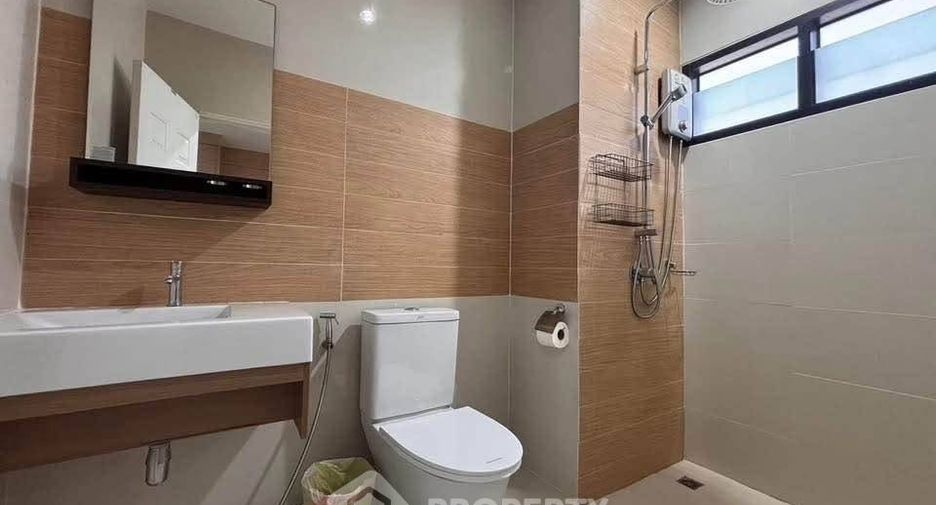 For rent 3 bedrooms house in Mueang Chon Buri, Chonburi