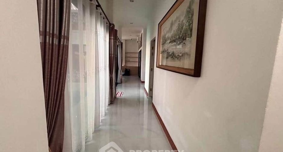 For rent 3 bedrooms house in Mueang Chon Buri, Chonburi
