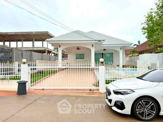 Casa en alquiler de 3 habitaciones en Bang Lamung, Chonburi