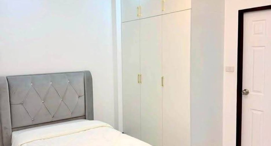 Casa en alquiler de 3 habitaciones en Bang Lamung, Chonburi