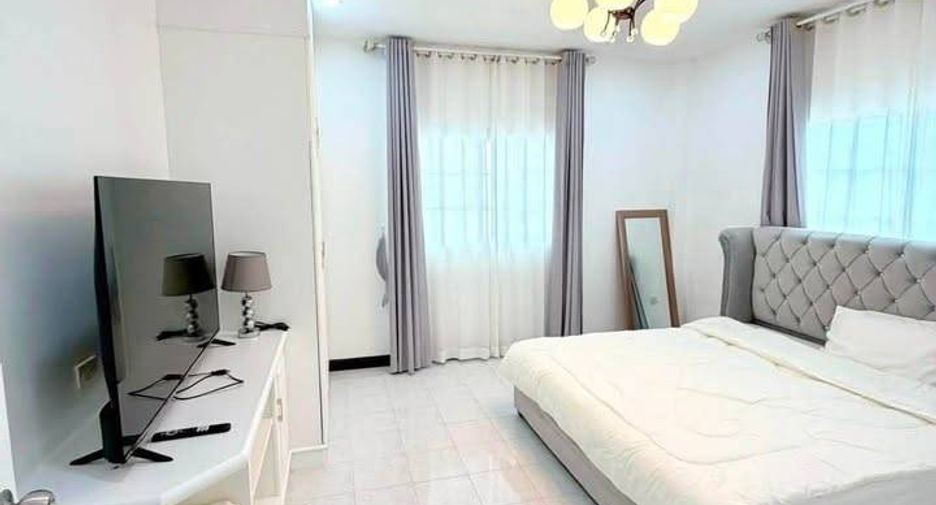 Casa en alquiler de 3 habitaciones en Bang Lamung, Chonburi