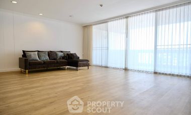 For rent 3 bedrooms apartment in Sathon, Bangkok