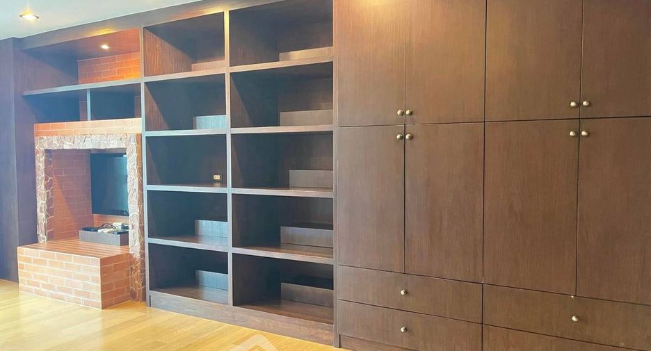 For rent 1 bed condo in Phaya Thai, Bangkok