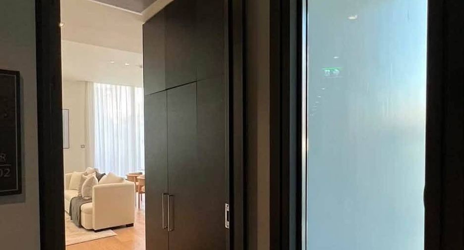 For rent 2 bedrooms condo in Pathum Wan, Bangkok
