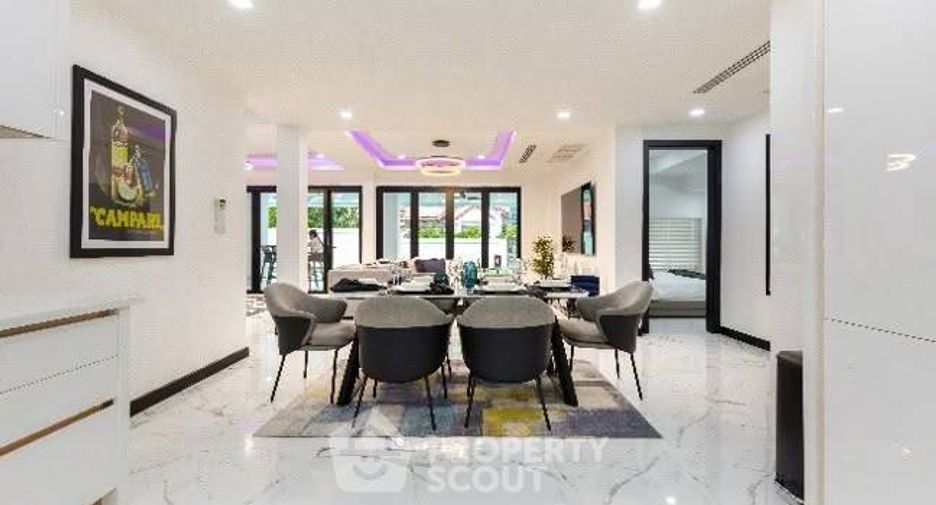 For rent 5 bedrooms condo in Jomtien, Pattaya