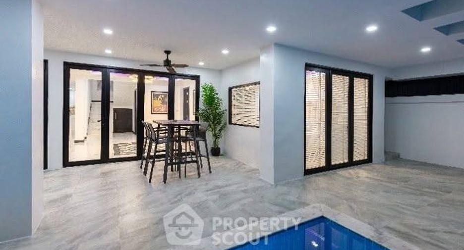 For rent 5 bedrooms condo in Jomtien, Pattaya