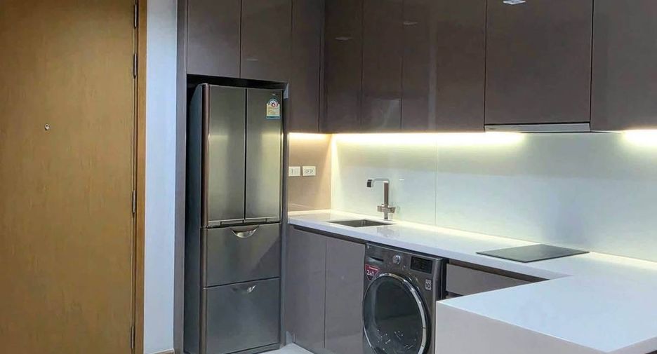 For rent 2 bedrooms condo in Khlong Toei, Bangkok