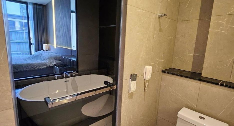 For rent 2 bedrooms condo in Watthana, Bangkok