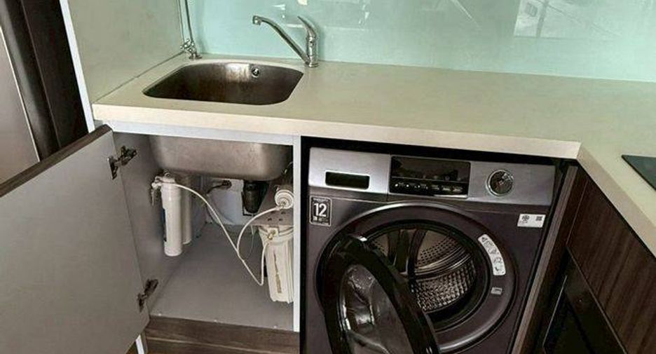For rent 2 bedrooms condo in Khlong San, Bangkok