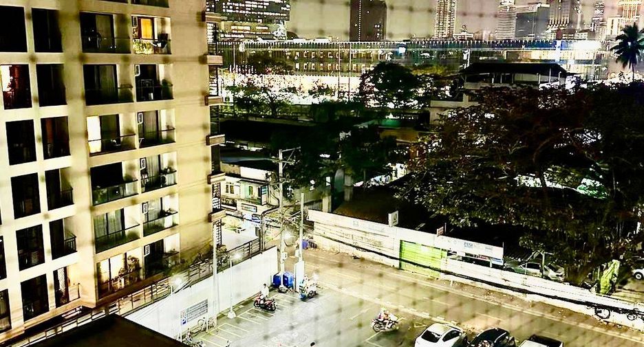 Condo en alquiler de 1 habitaciones en Khlong Toei, Bangkok
