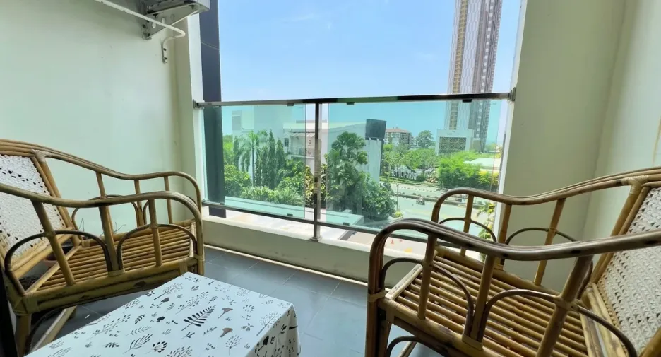 Condo en alquiler y en venta de 2 habitaciones en Jomtien, Pattaya