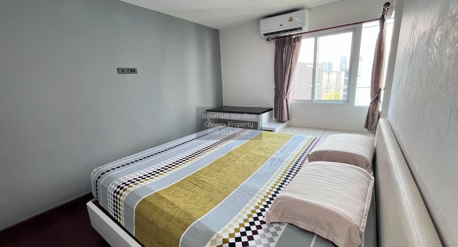For rent 2 bedrooms condo in Phra Khanong, Bangkok