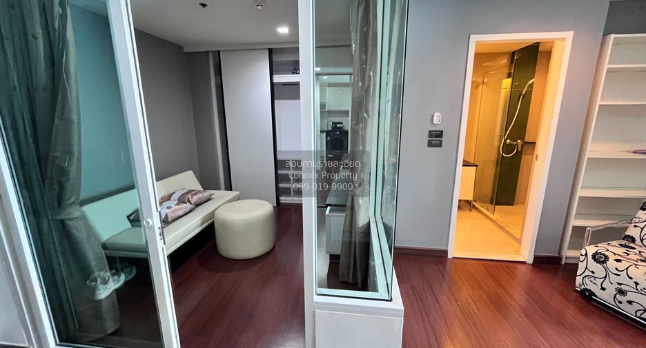 For rent 2 bedrooms condo in Phra Khanong, Bangkok