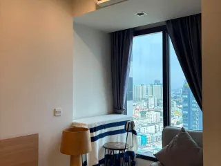 For rent 1 bed condo in Phaya Thai, Bangkok
