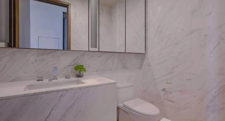 Condo en alquiler y en venta de 2 habitaciones en Watthana, Bangkok