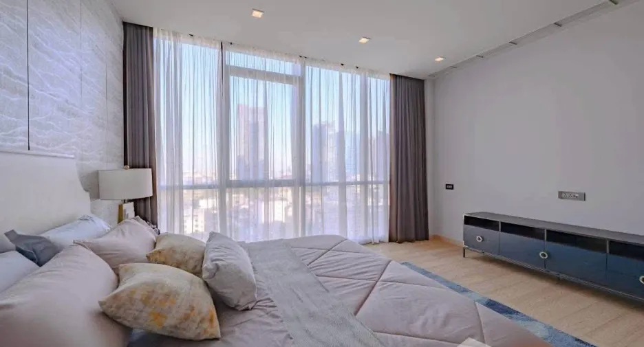 Condo en alquiler y en venta de 2 habitaciones en Watthana, Bangkok