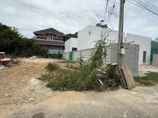 出售 土地 在 Na Chom Thian, 芭提雅