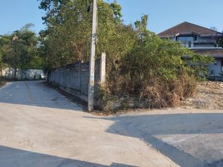 出售 土地 在 Na Chom Thian, 芭提雅