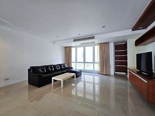 Condo en alquiler de 3 habitaciones en Watthana, Bangkok
