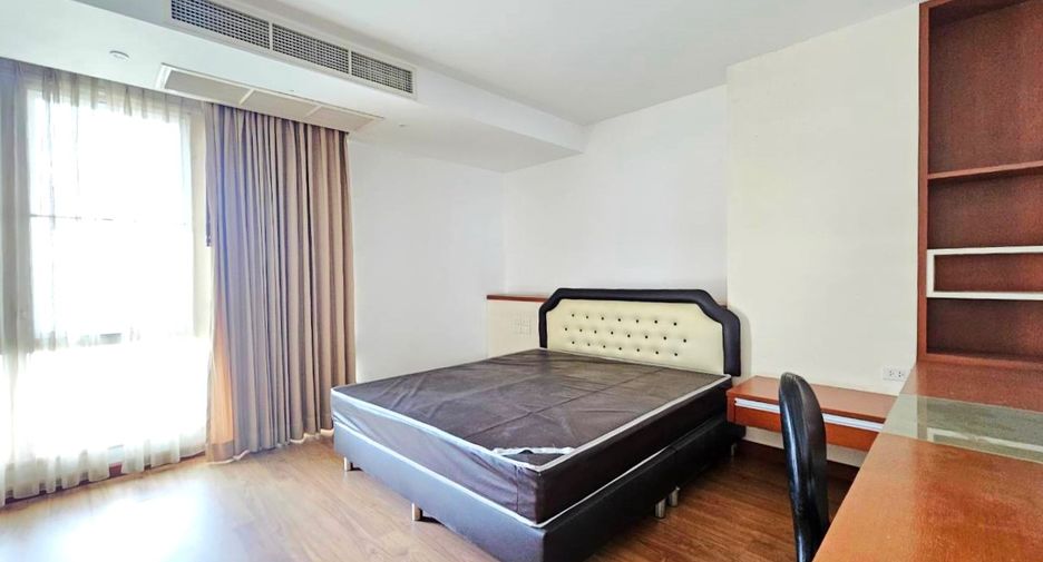 Condo en alquiler de 3 habitaciones en Watthana, Bangkok