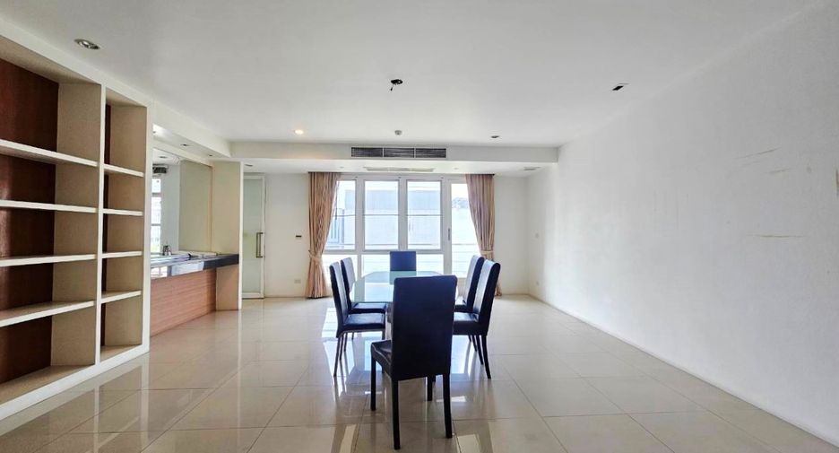 Condo en alquiler de 3 habitaciones en Watthana, Bangkok