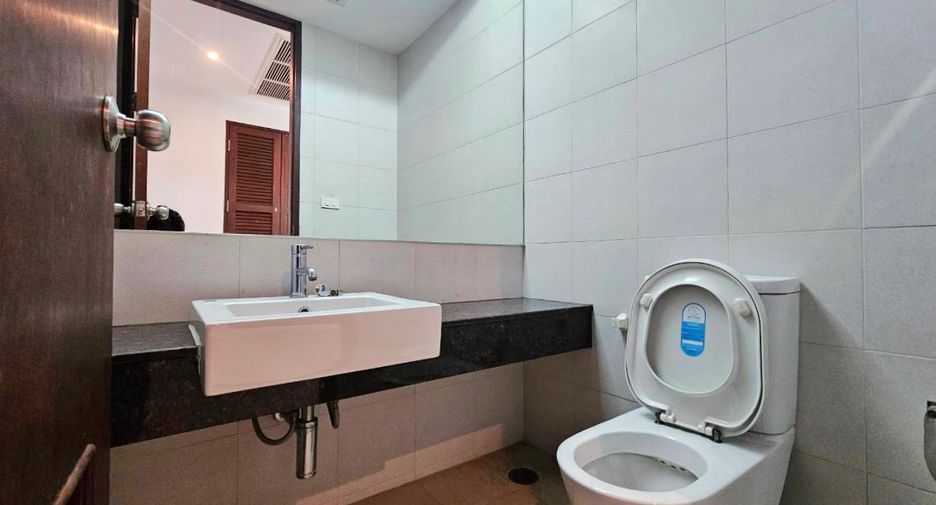 Condo en alquiler de 3 habitaciones en Watthana, Bangkok