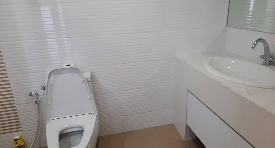 For rent 3 ベッドルーム condo in Watthana, Bangkok