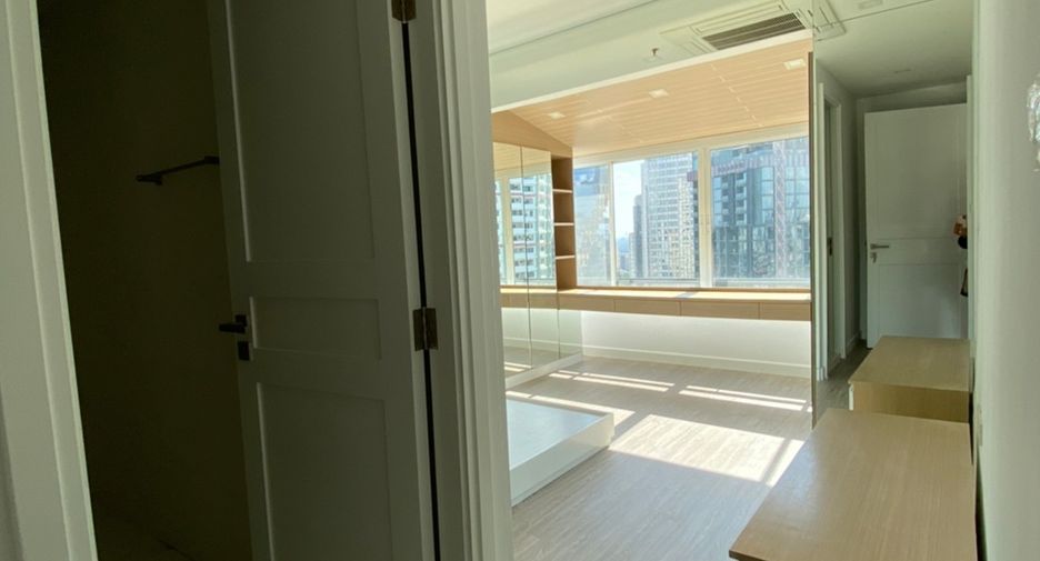 For rent and for sale 6 bedrooms condo in Watthana, Bangkok