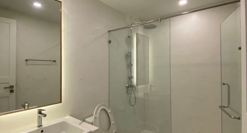 For rent and for sale 6 bedrooms condo in Watthana, Bangkok