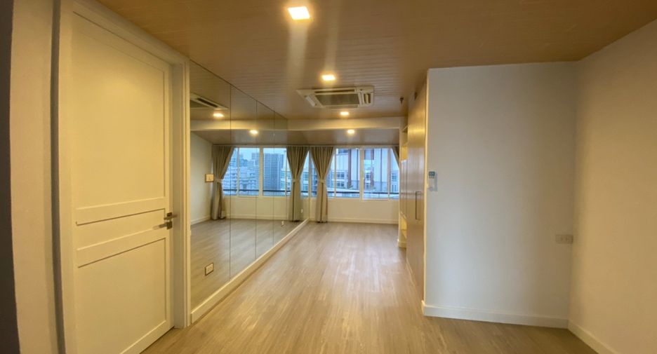 For rent and for sale 6 bedrooms condo in Watthana, Bangkok