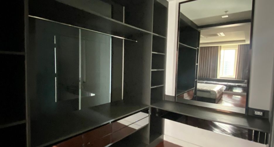 For rent and for sale 6 bedrooms condo in Watthana, Bangkok